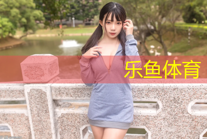 站姿啞鈴飛鳥練胸